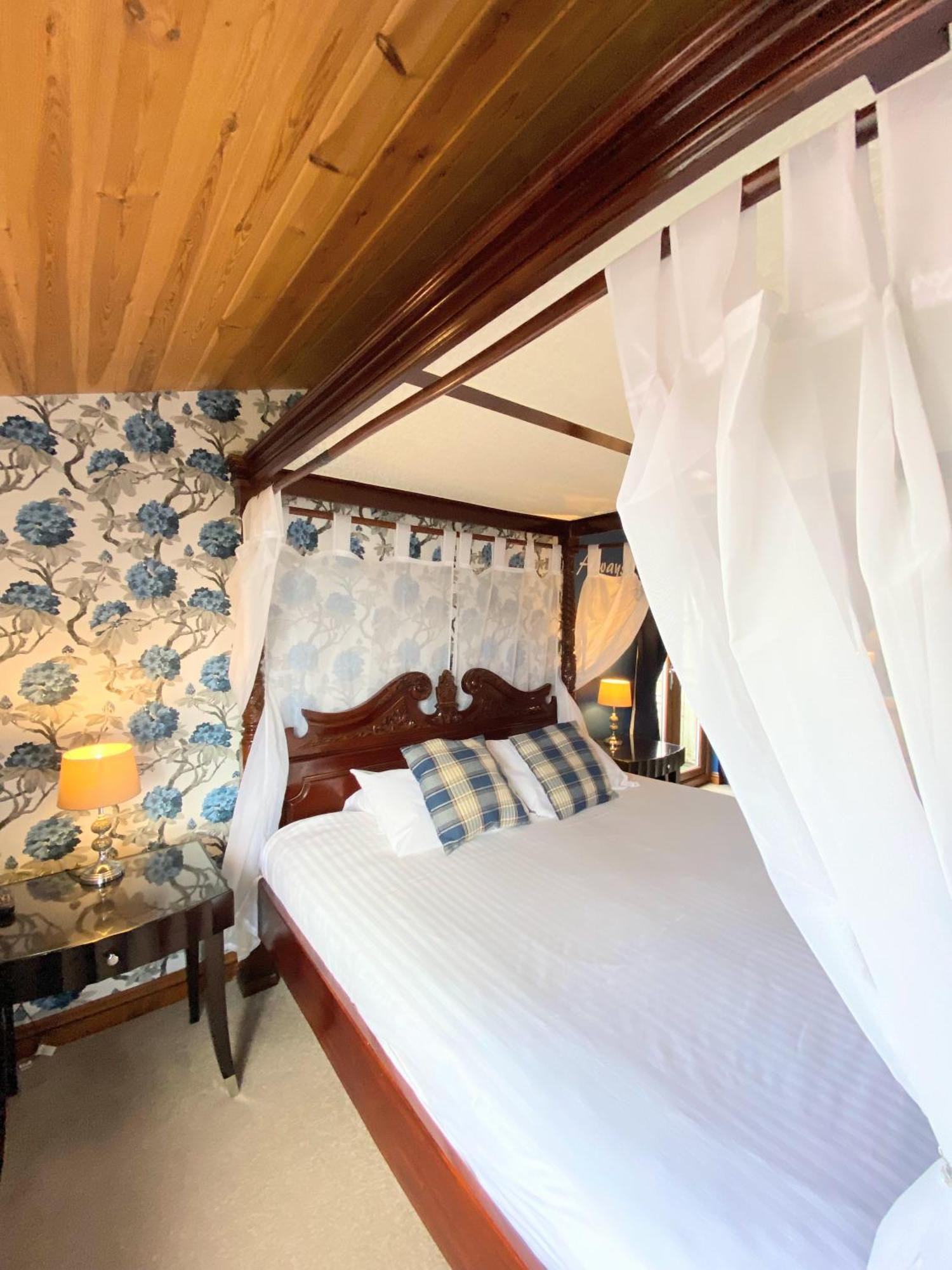 Lomond 5 With Private Hot Tub - Fife - Loch Leven - Lomond Hills - Pet Friendly Villa Kelty Екстериор снимка