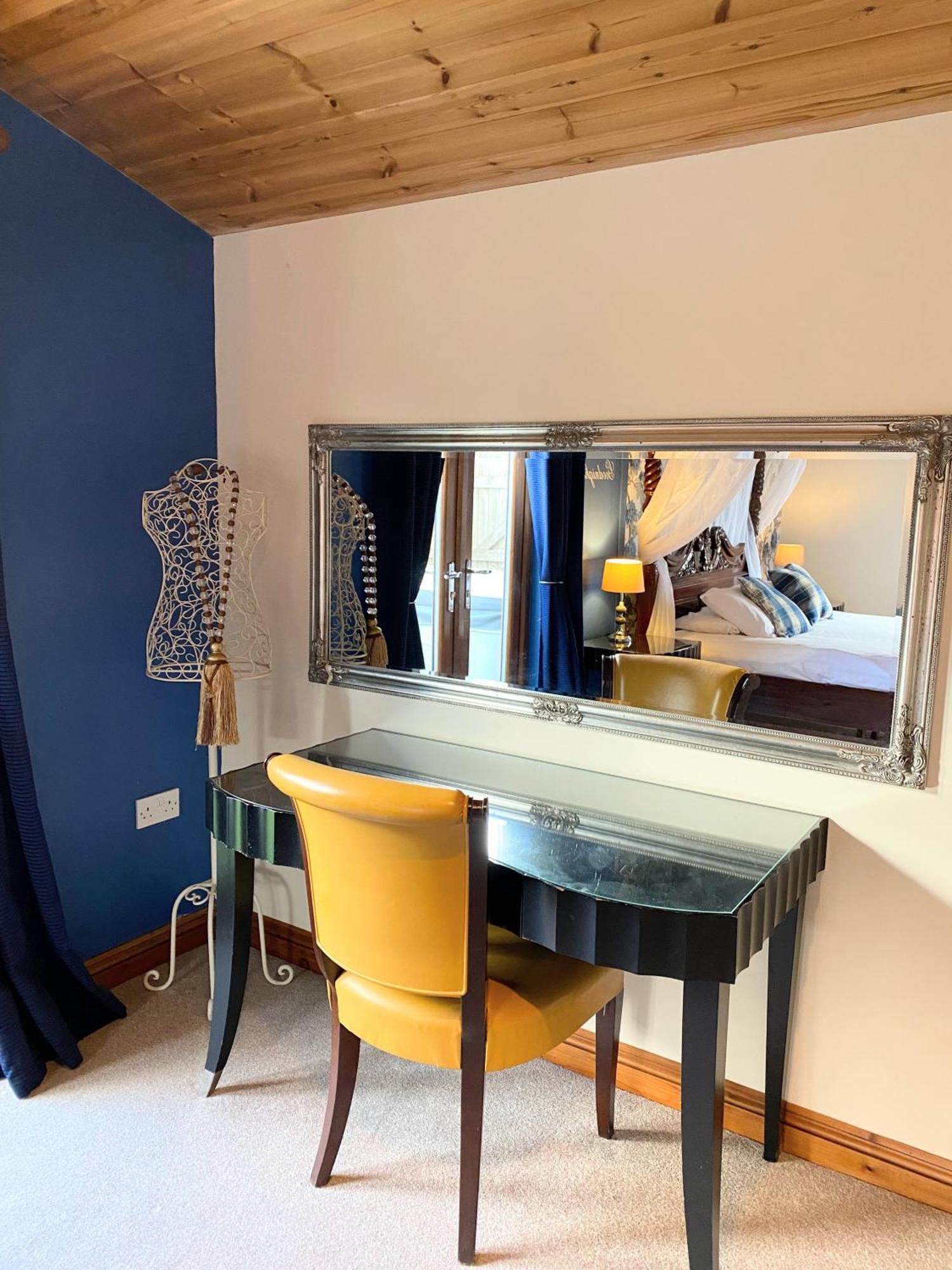 Lomond 5 With Private Hot Tub - Fife - Loch Leven - Lomond Hills - Pet Friendly Villa Kelty Екстериор снимка