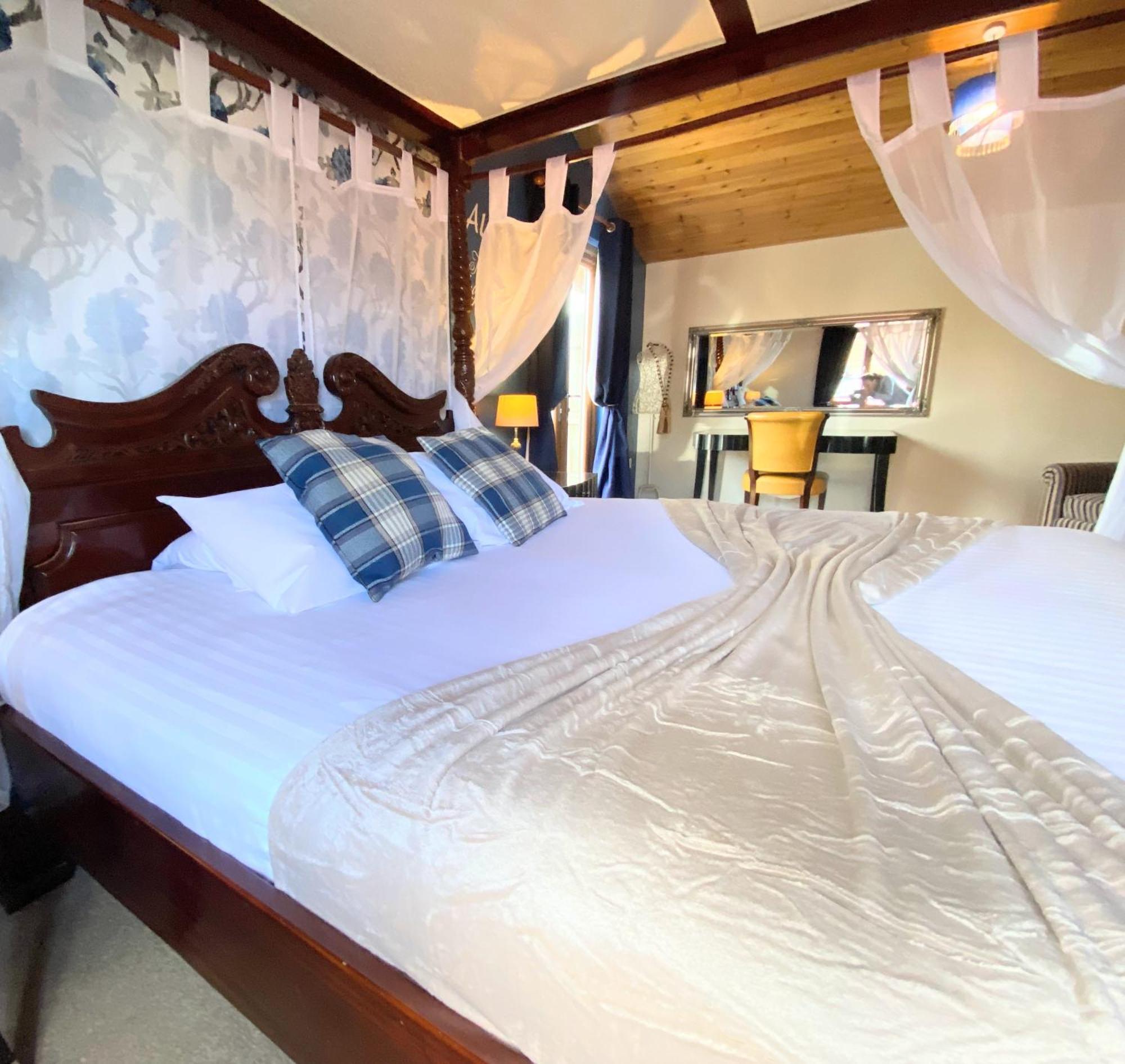 Lomond 5 With Private Hot Tub - Fife - Loch Leven - Lomond Hills - Pet Friendly Villa Kelty Екстериор снимка