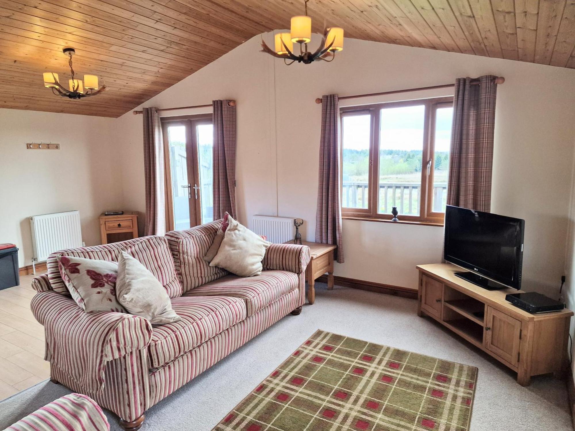 Lomond 5 With Private Hot Tub - Fife - Loch Leven - Lomond Hills - Pet Friendly Villa Kelty Екстериор снимка