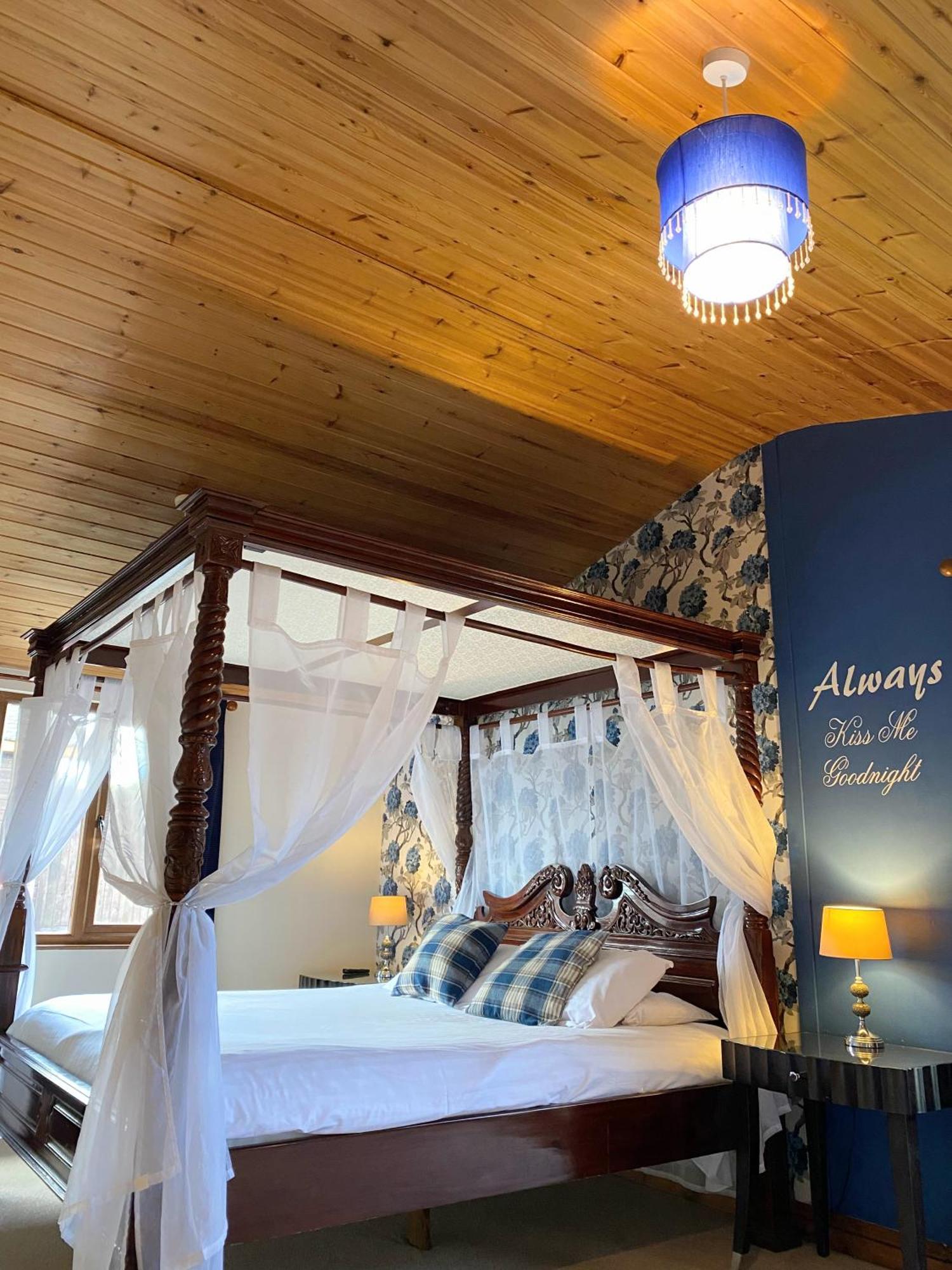 Lomond 5 With Private Hot Tub - Fife - Loch Leven - Lomond Hills - Pet Friendly Villa Kelty Екстериор снимка