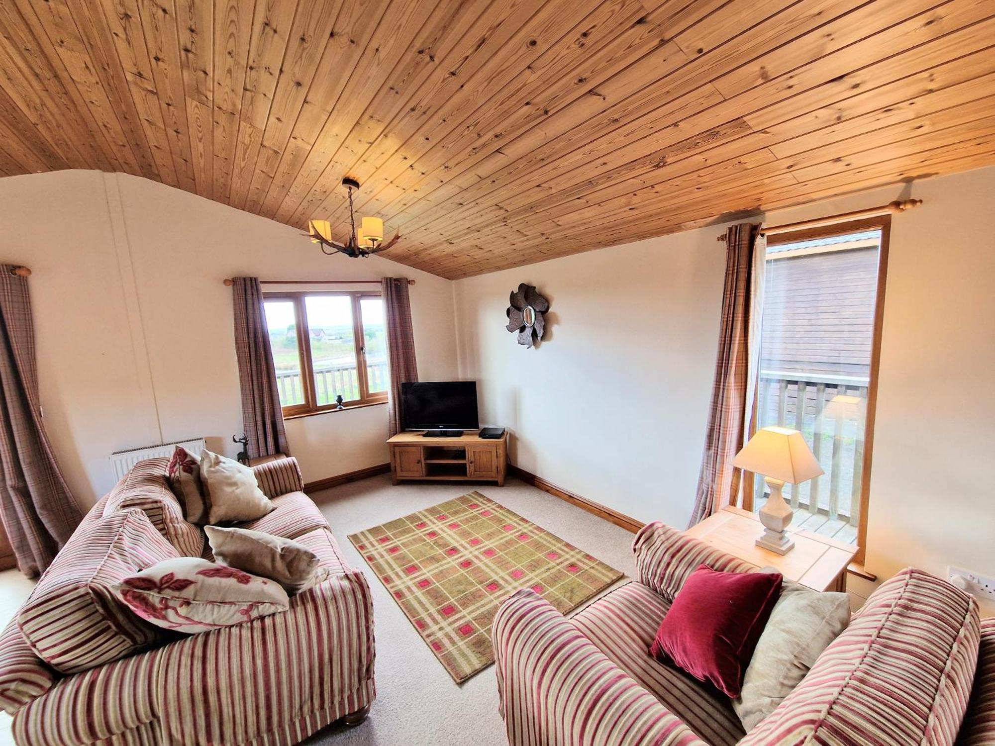 Lomond 5 With Private Hot Tub - Fife - Loch Leven - Lomond Hills - Pet Friendly Villa Kelty Екстериор снимка